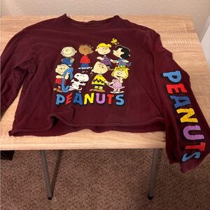 Girls juniors size small peanuts cropped shirt